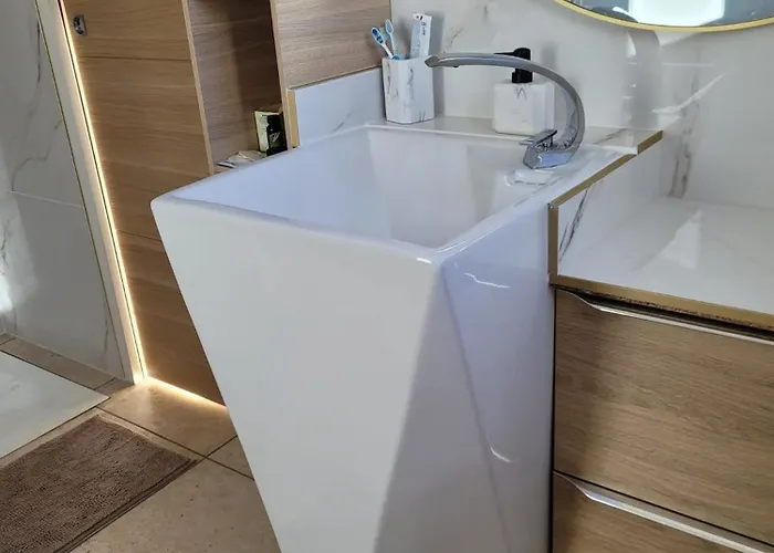 Perpignan Location A La Semaine Climatisee 4 Personnes 度假居