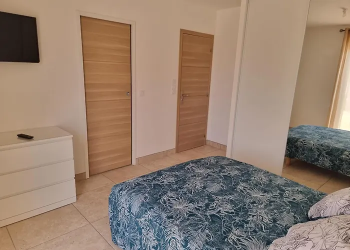 Perpignan Location A La Semaine Climatisee 4 Personnes Dom wakacyjny *